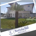 לינה וארוחת בוקר Nottola 3*