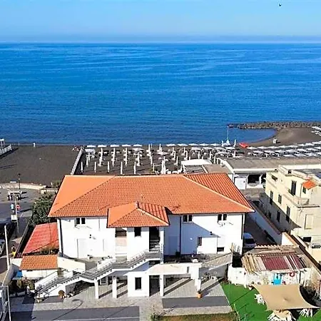 Nottola Panzió 3*